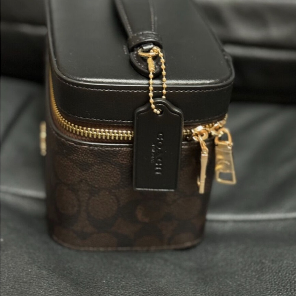 NWT Coach Cosmetic Case In Signature Canvas CW728 Walnut/ Black - Picture 7 of 11
